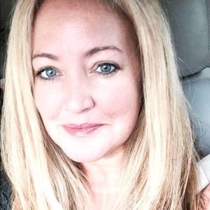 Meet your Posher, Lara